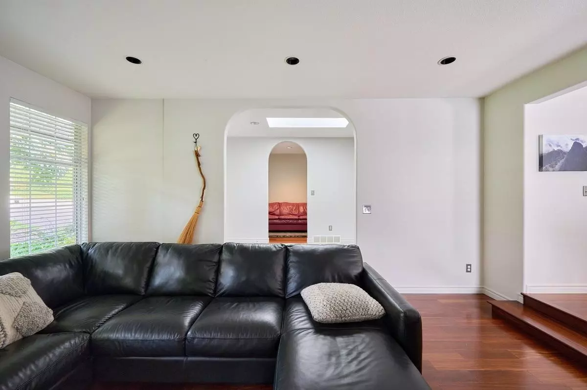 Dining Area Photo of 23635 108 Loop, Maple Ridge, BC