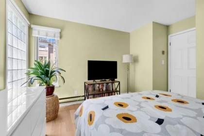 Breakfast Nook Photo of 204 833 W 16th Avenue, Vancouver, BC