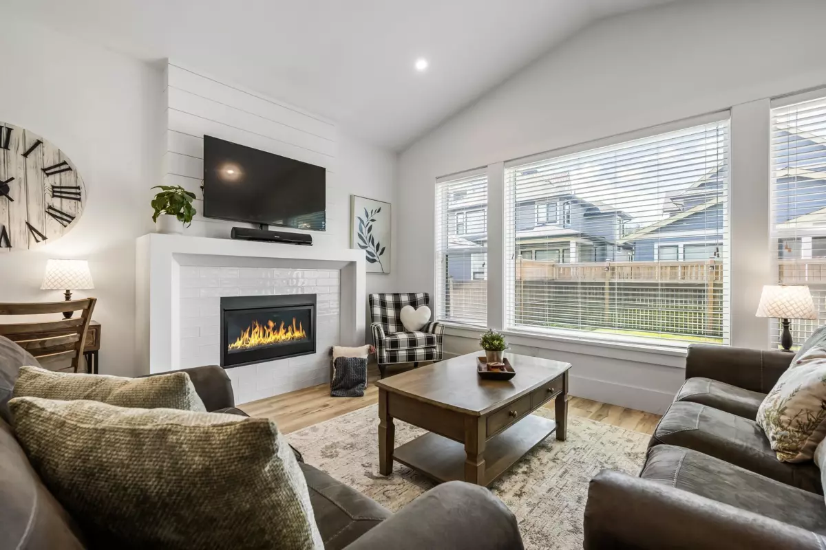Living Room Photo of 36 46211 Promontory Road, Chilliwack, BC