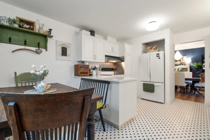 Kitchen Island Photo of 5896 Carter Road, Chilliwack, BC