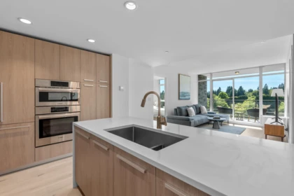 404 1210 E 27th Street, North Vancouver, BC, North Vancouver — Apartment/Condo for sale