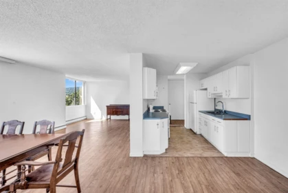 1104 3737 Bartlett Court, Burnaby, BC, Burnaby — Apartment/Condo for sale