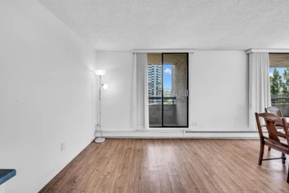 1104 3737 Bartlett Court, Burnaby, BC, Burnaby — Apartment/Condo for sale