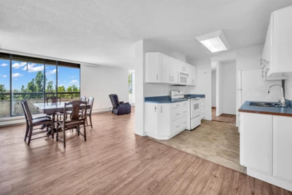 1104 3737 Bartlett Court, Burnaby, BC, Burnaby — Apartment/Condo for sale