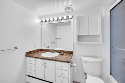 Mudroom Photo of 1104 3737 Bartlett Court, Burnaby, BC