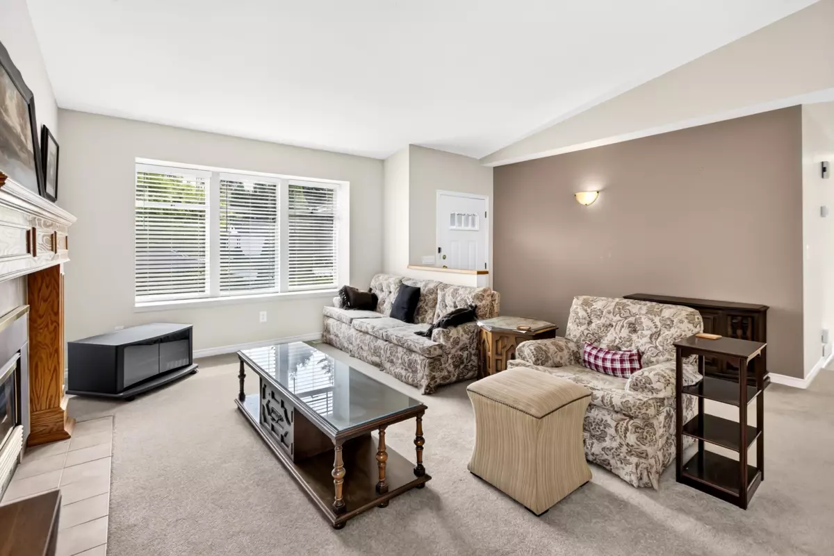 Dining Area Photo of 11957 237a Street, Maple Ridge, BC