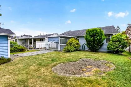 Hot Tub / Spa Photo of 11957 237a Street, Maple Ridge, BC