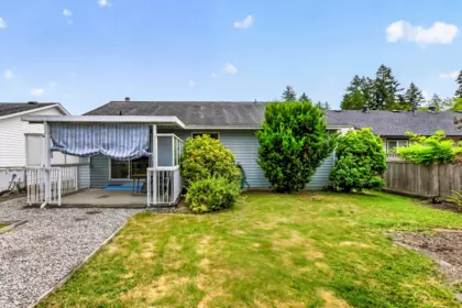Swimming Pool Photo of 11957 237a Street, Maple Ridge, BC