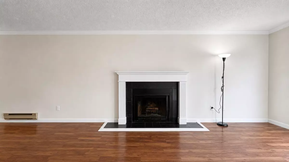 Dining Area Photo of 314 9584 Manchester Drive, Burnaby, BC