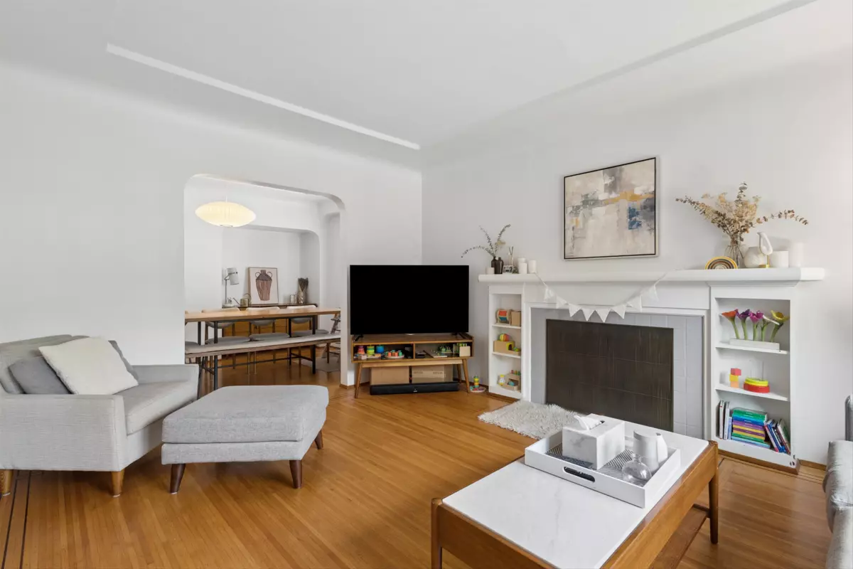 Family Room Photo of 2966 W 33rd Avenue, Vancouver, BC