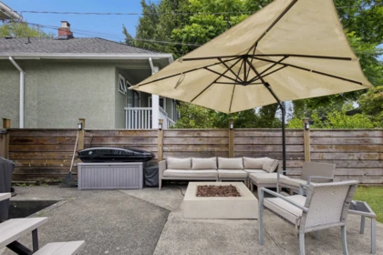 Front Yard Photo of 2966 W 33rd Avenue, Vancouver, BC