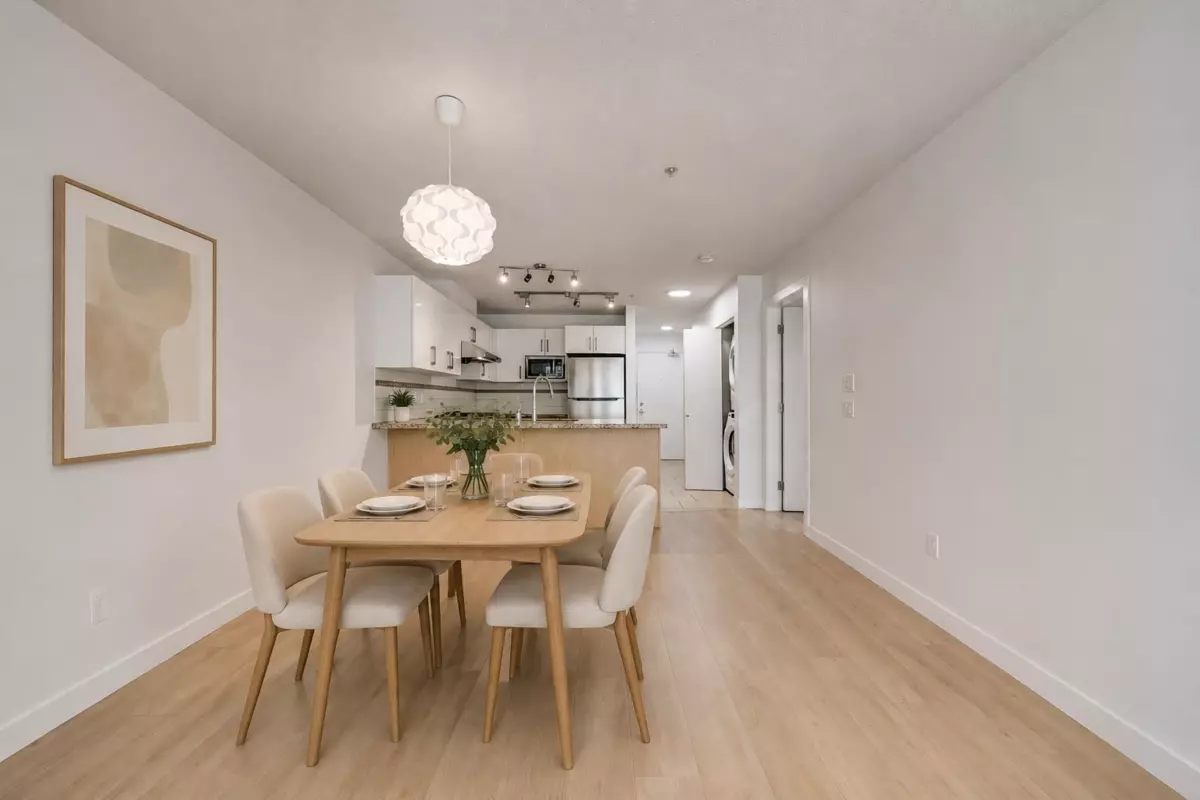 Dining Area Photo of 118 6800 Eckersley Road, Richmond, BC