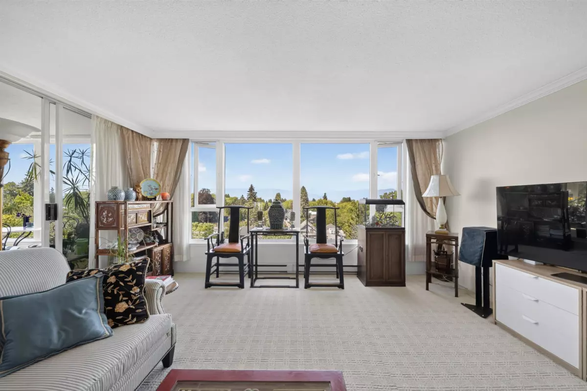Living Room Photo of 802 5425 Yew Street, Vancouver, BC