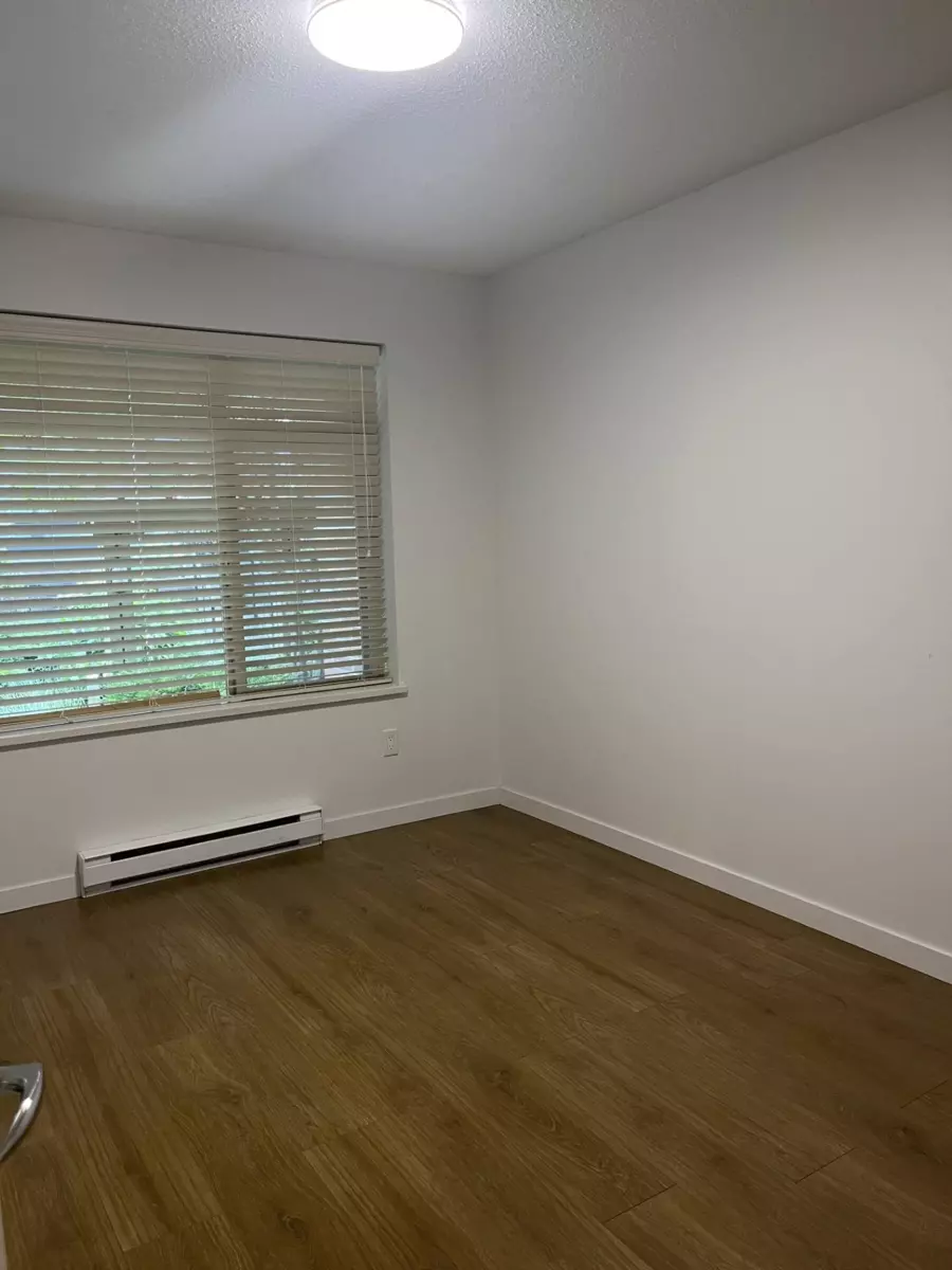 Dining Area Photo of 111 9299 Tomicki Avenue, Richmond, BC