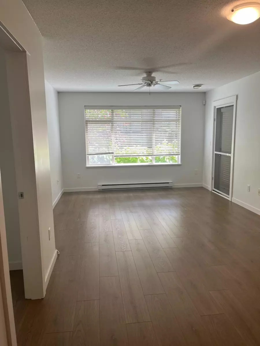 Family Room Photo of 111 9299 Tomicki Avenue, Richmond, BC