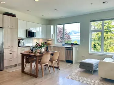 210 10838 Whalley Boulevard, Surrey, BC, Surrey — Apartment/Condo for sale