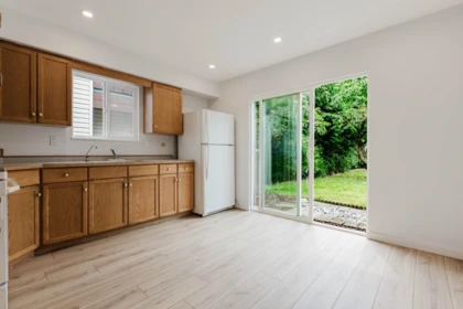 Kitchen Photo of 1882 Coquitlam Avenue, Port Coquitlam, BC