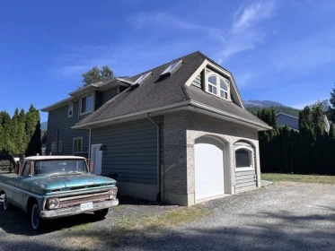 38940 Loggers Lane, Squamish, BC, Squamish — Single Family Residence for sale