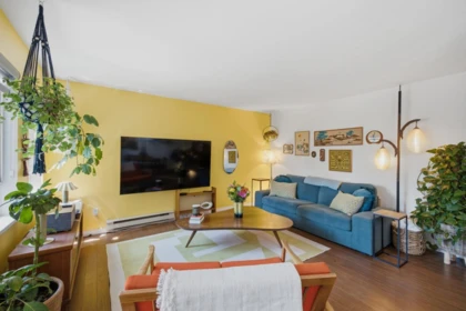 219 15991 Thrift Avenue, White Rock, BC, White Rock — Apartment/Condo for sale