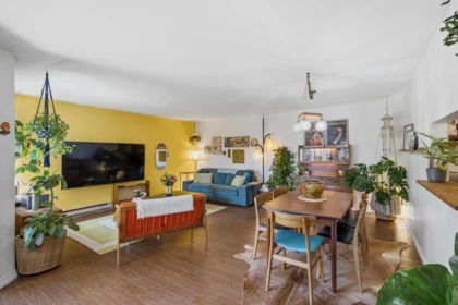 219 15991 Thrift Avenue, White Rock, BC, White Rock — Apartment/Condo for sale