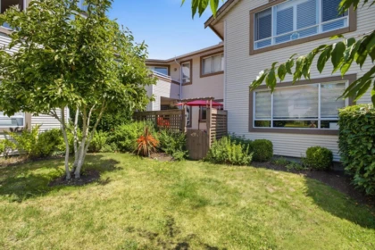 219 15991 Thrift Avenue, White Rock, BC, White Rock — Apartment/Condo for sale