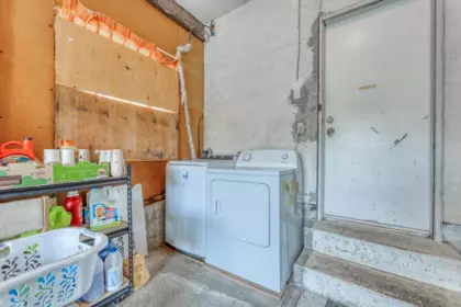 Primary Bathroom Photo of 3302 E 5th Avenue, Vancouver, BC