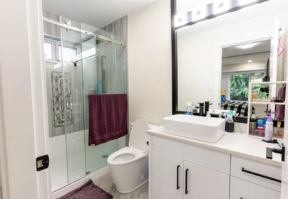Mudroom Photo of 15640 93a Avenue, Surrey, BC