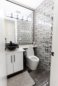 Primary Bathroom Photo of 15640 93a Avenue, Surrey, BC