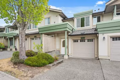 Front Yard Photo of 235 13888 70 Avenue, Surrey, BC