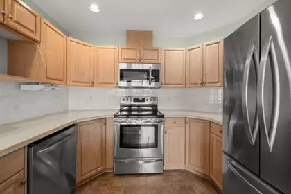 Kitchen Photo of 235 13888 70 Avenue, Surrey, BC