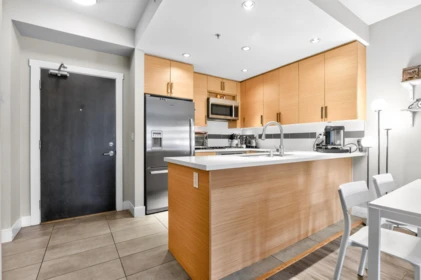 202 4710 Hastings Street, Burnaby, BC, Burnaby — Apartment/Condo for sale