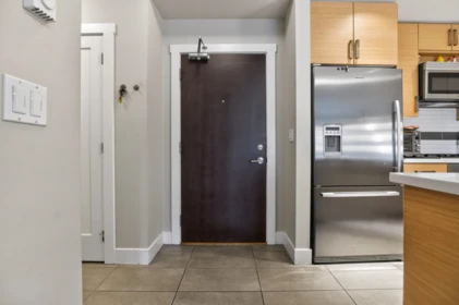 202 4710 Hastings Street, Burnaby, BC, Burnaby — Apartment/Condo for sale