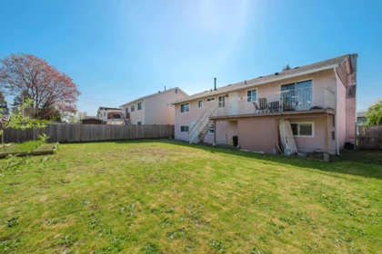 Front Yard Photo of 11789 85a Avenue, Delta, BC