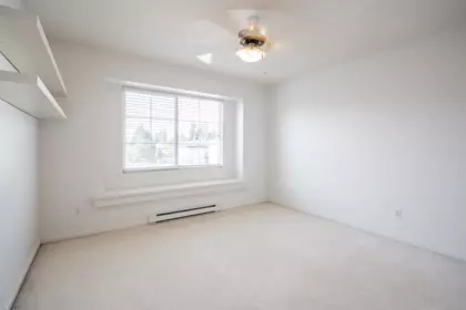 Entry Foyer Photo of 14722 59 Avenue, Surrey, BC