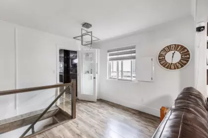 Kitchen Island Photo of 13317 84 Avenue, Surrey, BC
