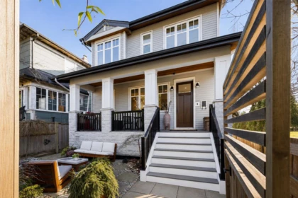 1506 E 11th Avenue, Vancouver, BC, Vancouver — Half Duplex for sale