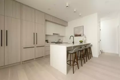 Kitchen Photo of 1 2755 W 11th Avenue, Vancouver, BC