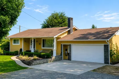 10268 Young Road, Chilliwack, BC, Chilliwack — Single Family Residence for sale