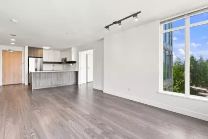 Kitchen Island Photo of 905 958 Ridgeway Avenue, Coquitlam, BC