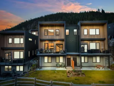 39249 Stellar Drive, Squamish, BC, Squamish — Half Duplex for sale