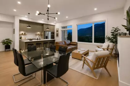 39249 Stellar Drive, Squamish, BC, Squamish — Half Duplex for sale