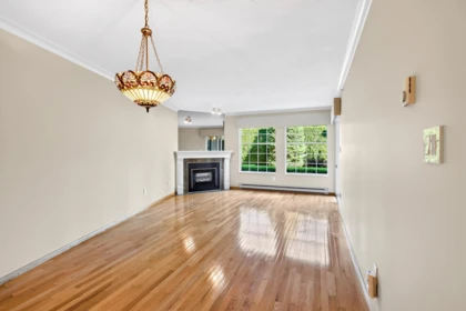 Kitchen Photo of 103 2973 Burlington Drive, Coquitlam, BC
