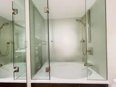 Primary Bathroom Photo of 404 1405 W 15th Avenue, Vancouver, BC