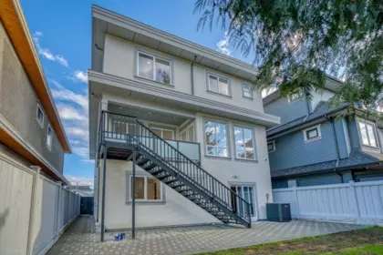 Living Room Photo of 4471 Windjammer Drive, Richmond, BC