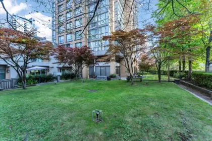 Garden / Landscaping Photo of 708 1188 Richards Street, Vancouver, BC
