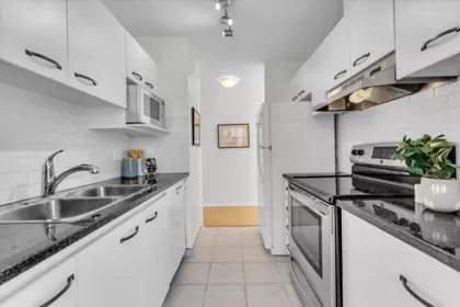 Guest Bathroom Photo of 708 1188 Richards Street, Vancouver, BC