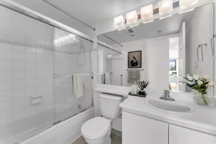 Hallway Photo of 708 1188 Richards Street, Vancouver, BC