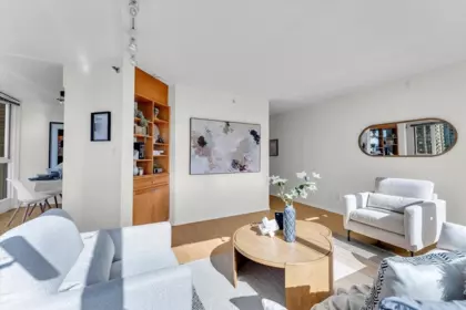Kitchen Photo of 708 1188 Richards Street, Vancouver, BC