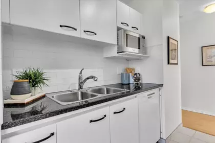 Powder Room Photo of 708 1188 Richards Street, Vancouver, BC