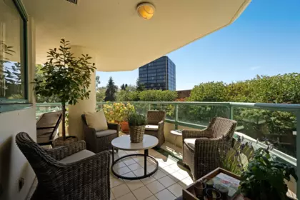 Backyard Photo of 4B 328 Taylor Way, West Vancouver, BC